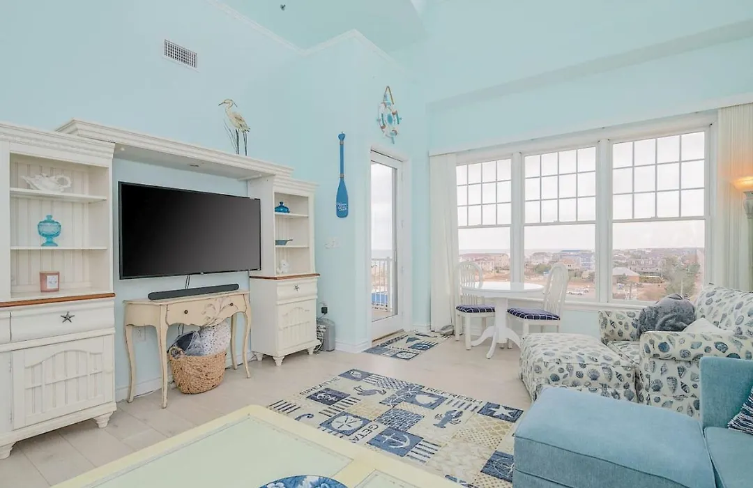 Penthouse By The Sea Huge Home W Amazing Views-1